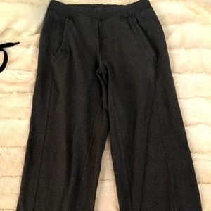LULU LEMON SWEATPANTS/JOGGERS